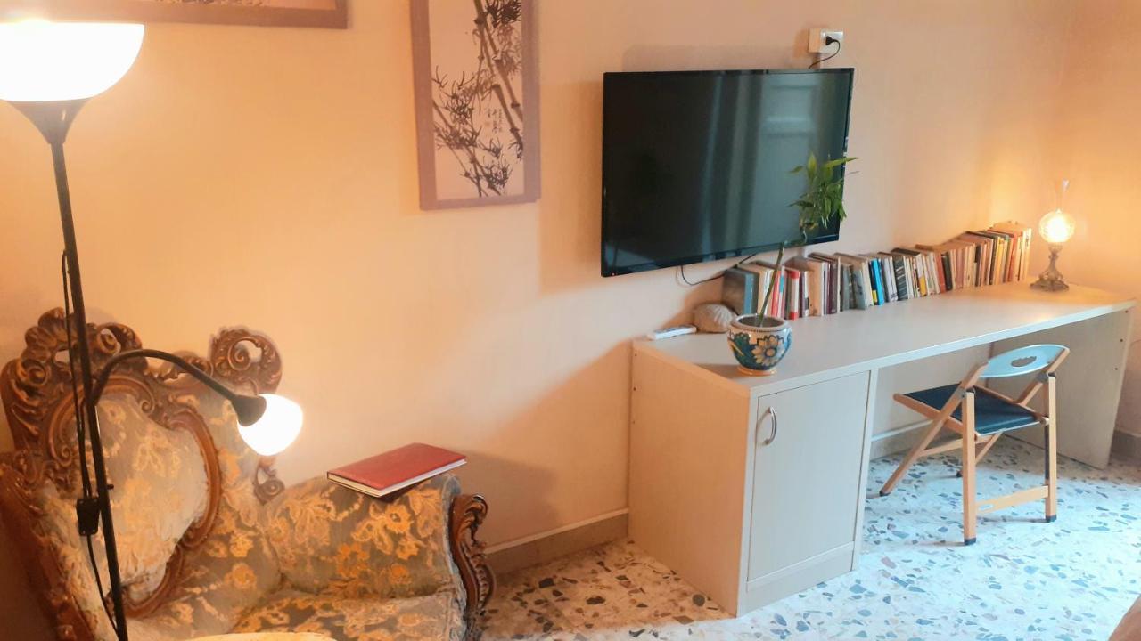 Bed and Breakfast Bed And Books Isabella Катания Экстерьер фото