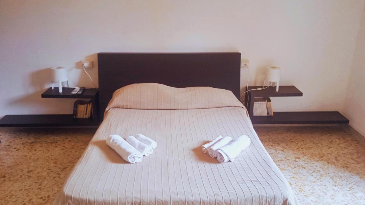 Bed and Breakfast Bed And Books Isabella Катания Экстерьер фото
